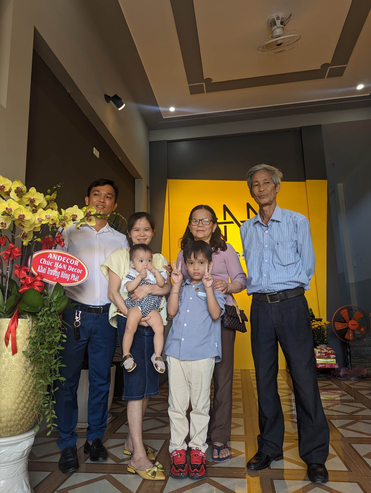 Sự hỗ trợ của gia đình là không thể thiếu :) :) :)